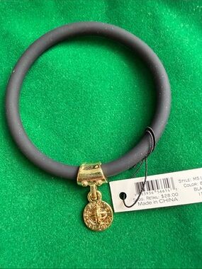Marc Jacobs Black Gold Tone Logo Medallion Bangle Bracelet Size L NWT